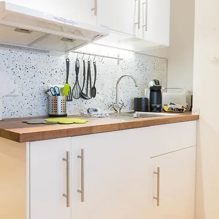 ゲストハウス Strandpension Maeder 4*