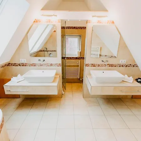Strandpension Maeder 招待所 4*